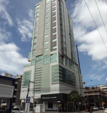 Andar alto com vista na meia praia!