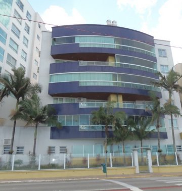 Apto lateral ao mar com amplo terrao