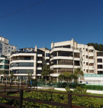 Lindo apto lateral ao mar!