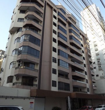 Locao anual! no corao de meia praia